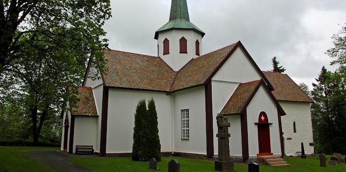 Bilde/illustrasjon for Fastegudstjeneste i Lunner kirke med Tore Thomassen